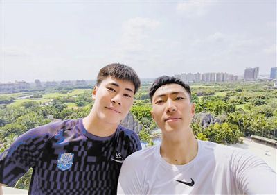 此番的《新喜剧之王》依旧是一个跑龙套的故事